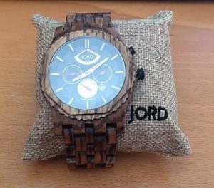 mens-wood-watch